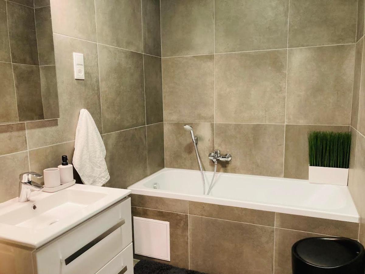 דירות Balatonföldvár Zawia Apartman מראה חיצוני תמונה